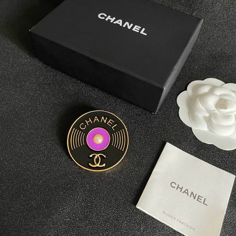 Chanel Brooch 05yxs110